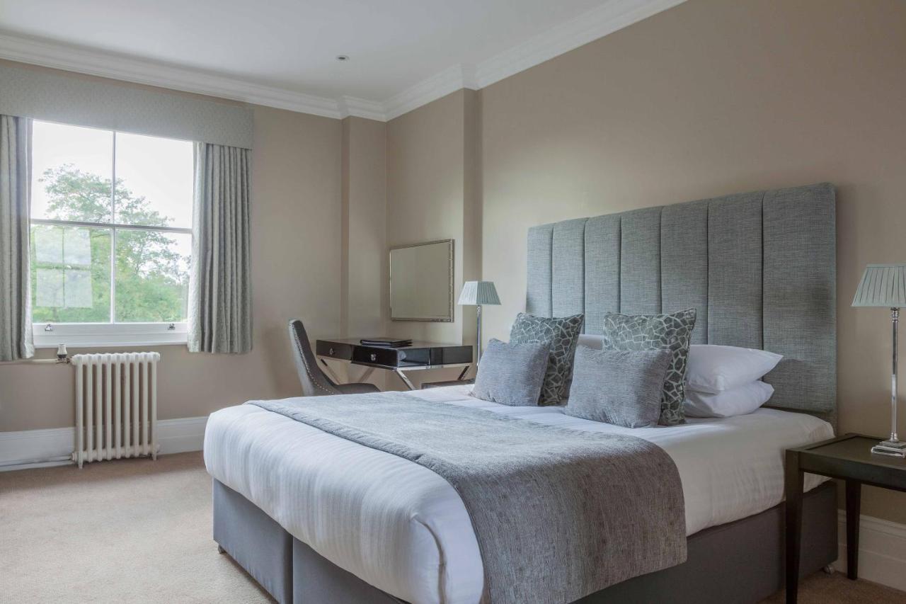 Oatlands Park Hotel Вейбридж Экстерьер фото
