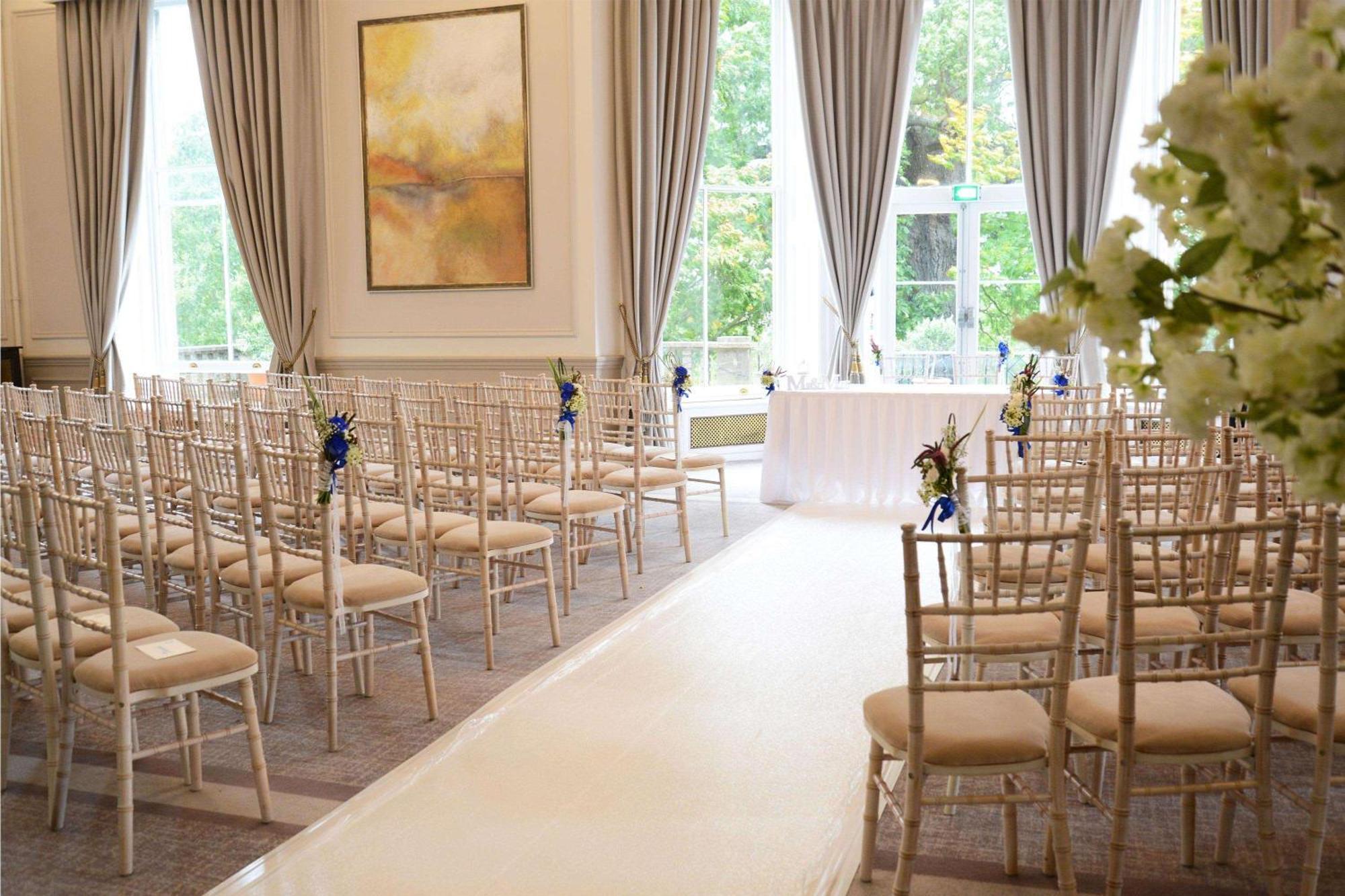 Oatlands Park Hotel Вейбридж Экстерьер фото