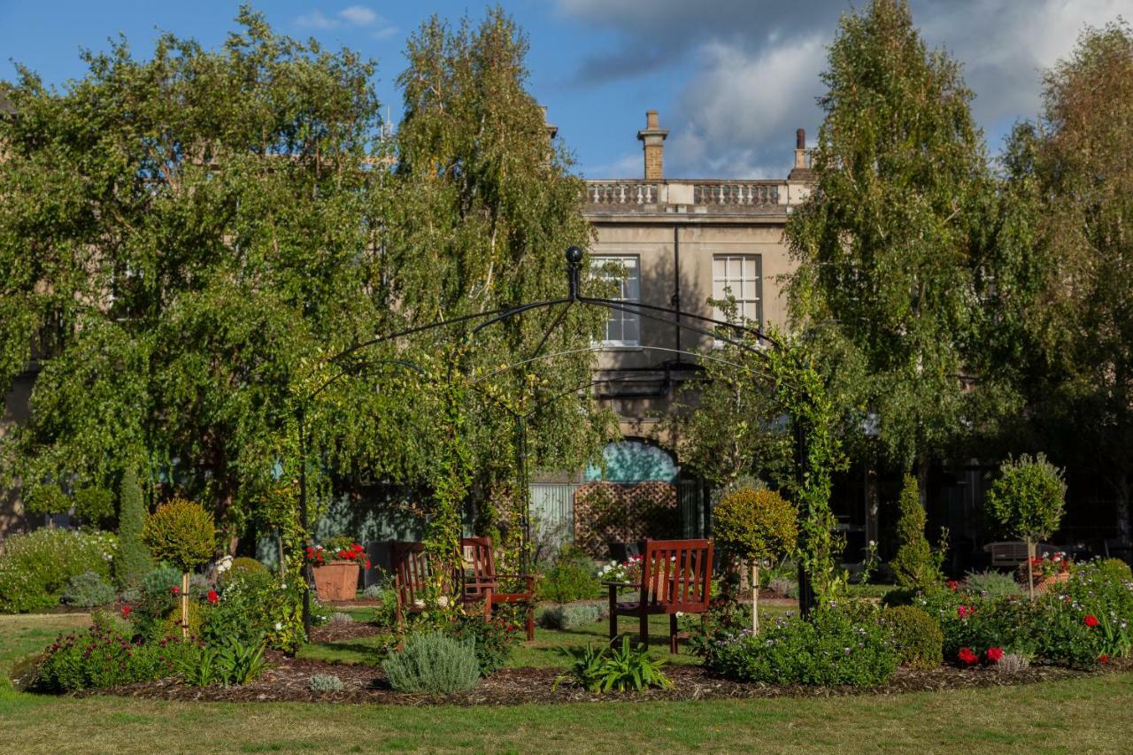 Oatlands Park Hotel Вейбридж Экстерьер фото